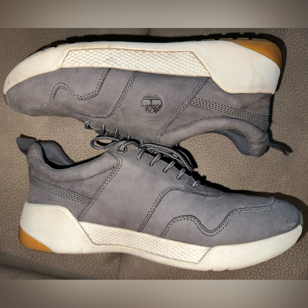 Women’s sneaker